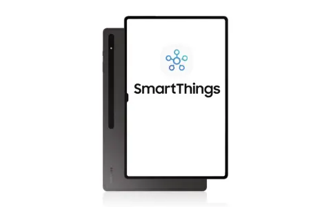 Ein Tablet mit dem SmartThings-Logo. Erfahren Sie, was SmartThings ist: die App zur Steuerung Ihres vernetzten Zuhauses.